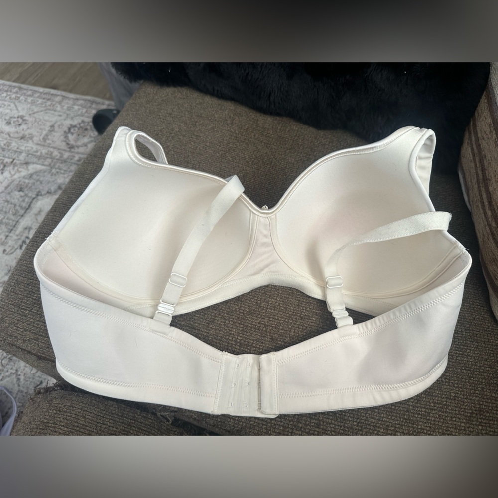Bra - Picture 2 of 3